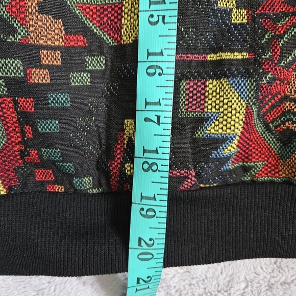 QED LONDON Lightweight Geometric Pattern Jacket. Size Medium - Picture 13 of 13